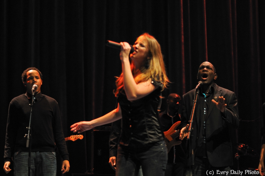 Evry Daily Photo - Telethon Evry 2010 - Concert Evry University Gospel - large - 5244058886.jpg